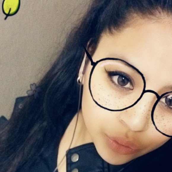 Meet your Posher, Janet - Picture 1 of 1